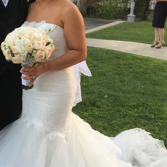 bridal gown - Picture 8 of 8